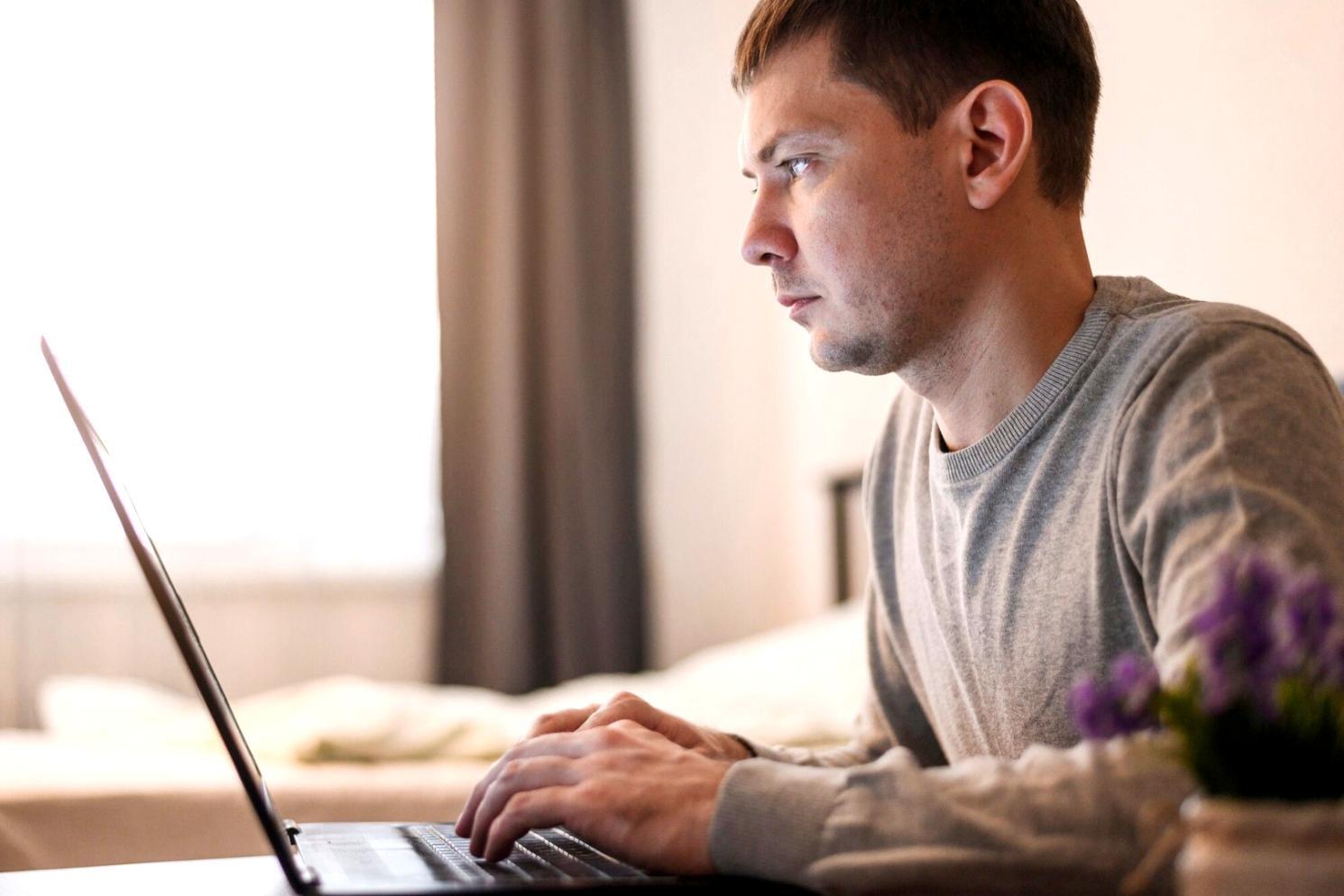 Finanzplanung Workshop mit Teilnehmern beim gemeinsamen Lernen